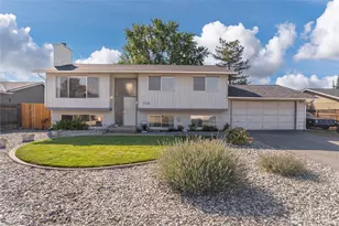 216 Broadmoor St, East Wenatchee, WA 98802 - Photo 1