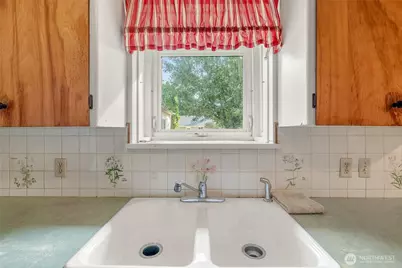1211 N 173rd Street, Shoreline, WA 98133 - Photo 9