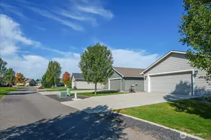 22560 E Wellington Pkwy, Liberty Lake, WA 99019 - Photo 3