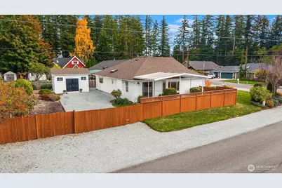 381 Macbrae Drive, Camano Island, WA 98282 - Photo 3