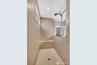 14001 Parkview Drive E, Bonney Lake, WA 98391 - Photo 19