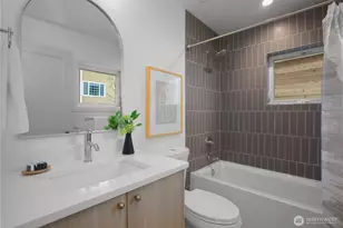 721 N 45th St, Seattle, WA 98103 - Photo 19