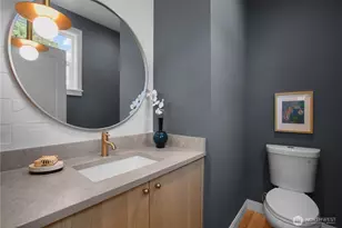 721 N 45th St, Seattle, WA 98103 - Photo 11