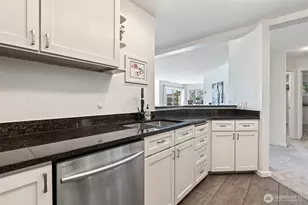 2040 13th Ave W, Seattle, WA 98119 - Photo 11