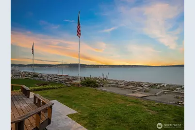 1878 Shore Avenue, Freeland, WA 98249 - Photo 3