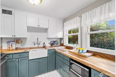 6251 37th Avenue NE, Seattle, WA 98115 - Photo 11