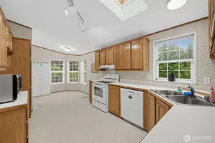 210 E Trudder Ln, Union, WA 98592 - Photo 11