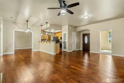 403 SE 3rd Street, College Place, WA 99324 - Photo 5
