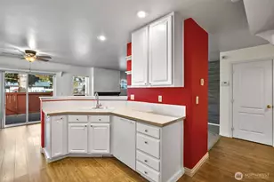 10030 Holly Dr, Everett, WA 98204 - Photo 15