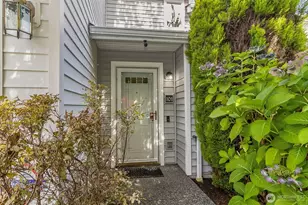 10030 Holly Dr, Everett, WA 98204 - Photo 3