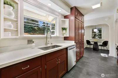 413 Lynn Street, Seattle, WA 98109 - Photo 13