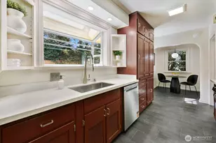 413 Lynn St, Seattle, WA 98109 - Photo 13