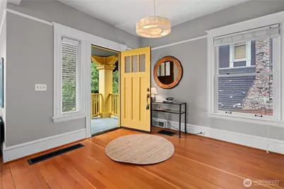1824 8th Avenue W, Seattle, WA 98119 - Photo 3
