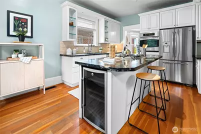 1824 8th Avenue W, Seattle, WA 98119 - Photo 9