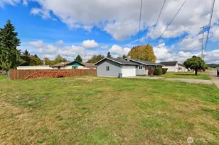 306 J St, Cosmopolis, WA 98537 - Photo 3