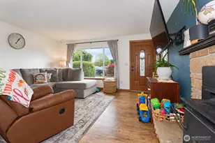 306 J St, Cosmopolis, WA 98537 - Photo 5
