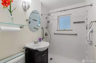 630 N Constitution Ave, Bremerton, WA 98312 - Photo 17