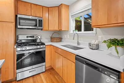 6302 37th Avenue SW, Seattle, WA 98126 - Photo 11