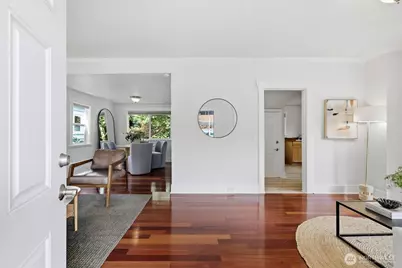 626 W Emerson Street, Seattle, WA 98119 - Photo 3