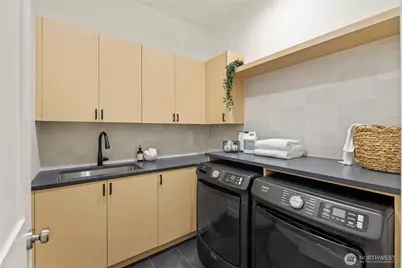 16654 NE 12th Street, Bellevue, WA 98008 - Photo 33