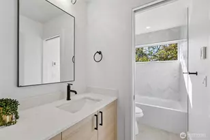 5044 35th Ave NE, Seattle, WA 98105 - Photo 17
