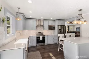 1120 Lombard St, Raymond, WA 98577 - Photo 9