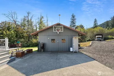 1120 Lombard Street, Raymond, WA 98577 - Photo 27