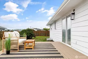 2043 SW Dillard Ln, Oak Harbor, WA 98277 - Photo 23