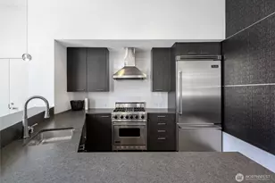 10650 NE 9th Pl, Bellevue, WA 98004 - Photo 25