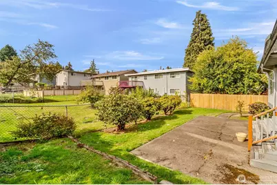 8507 39th Avenue S, Seattle, WA 98118 - Photo 13