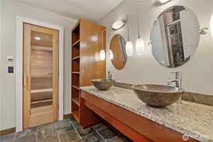 8619 NE 24th St, Clyde Hill, WA 98004 - Photo 29