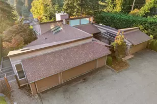 8619 NE 24th St, Clyde Hill, WA 98004 - Photo 35