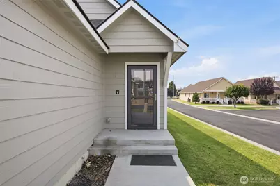 123 E 9th Avenue #8, Moses Lake, WA 98837 - Photo 5