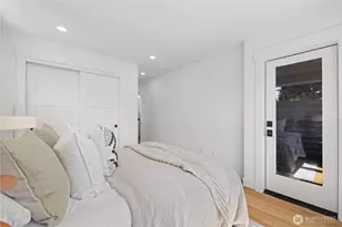 270 Fulton St, Seattle, WA 98109 - Photo 23