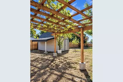 221 Loring Drive, Moses Lake, WA 98837 - Photo 17