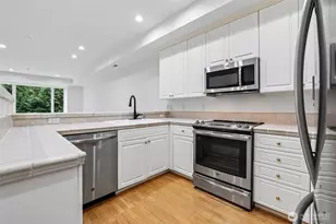 1805 134th Ave SE, Bellevue, WA 98005 - Photo 11