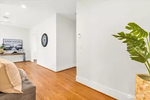 4049 40th Ave SW, Seattle, WA 98116 - Photo 9
