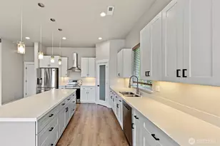 9917 McKinley Ave E, Tacoma, WA 98445 - Photo 13