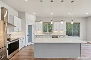 9917 McKinley Ave E, Tacoma, WA 98445 - Photo 11