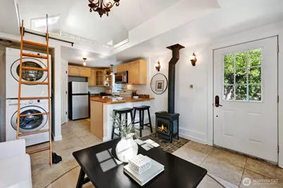 919 N 76th Street, Seattle, WA 98103 - Photo 31