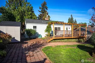 9512 40th Ave NE, Seattle, WA 98115 - Photo 13