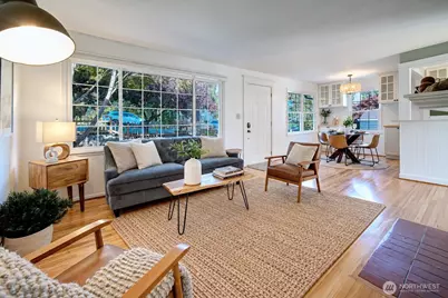 9512 40th Avenue NE, Seattle, WA 98115 - Photo 3
