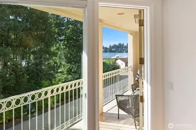 10000 Meydenbauer Way SE #5, Bellevue, WA 98004 - Photo 1