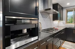 10000 Meydenbauer Way SE, Bellevue, WA 98004 - Photo 13