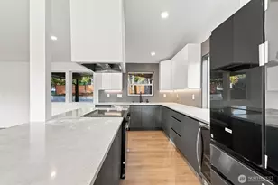 11224 35th Ave SW, Seattle, WA 98146 - Photo 9