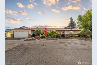 1919 4th Street SE, East Wenatchee, WA 98802 - Photo 1