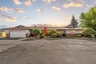 1919 4th St SE, East Wenatchee, WA 98802 - Photo 1