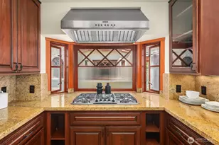 371 W Olympic Pl, Seattle, WA 98119 - Photo 19