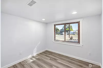 1305 S 118th Street, Tacoma, WA 98444 - Photo 17
