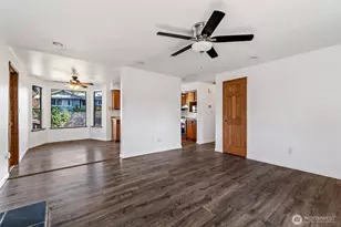 16424 126th Pl SE, Renton, WA 98058 - Photo 5